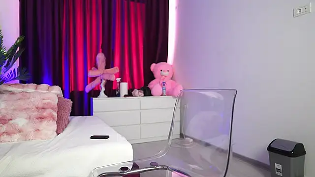 isLucyCherry online show from 05/12/26, 04:42