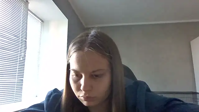  Linsyy ee  online show from 05/03/26, 02:01