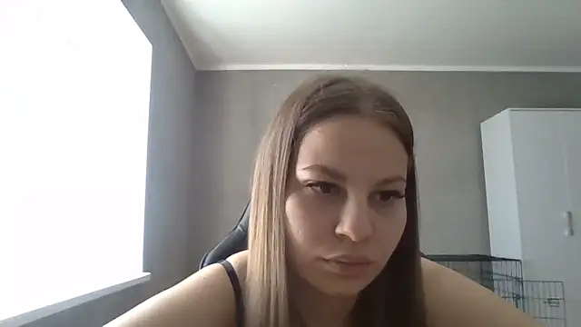  Linsyy ee  online show from 05/12/26, 09:50