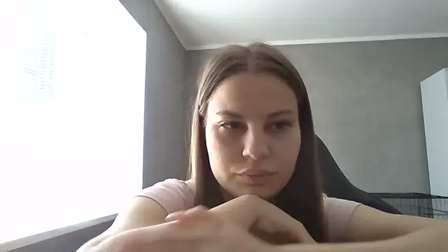  Linsyy ee  online show from 06/06/26, 09:36