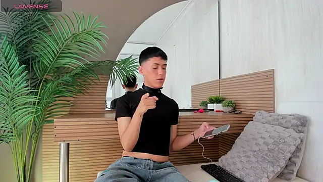 Iam Caami  online show from 04/30/26, 07:31