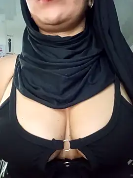 Snapshot of nadia__abaud chatting on 01/02/25, 05:14 nadia abaud online show from 01/02/25, 05:14