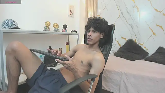 Zayn Fox32 online show from 05/07/26, 07:19