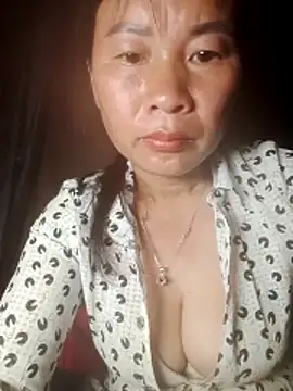 Snapshot of Lella_01 chatting on 06/18/26, 01:28 Lella 01 online show from 06/18/26, 01:28