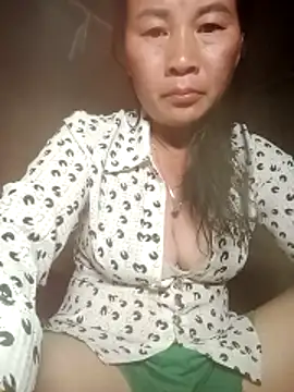 Snapshot of Lella_01 chatting on 06/19/26, 02:43 Lella 01 online show from 06/19/26, 02:43