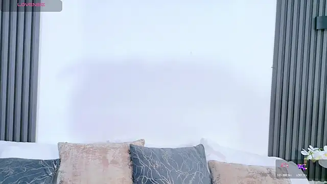 AbrilCollins online show from 06/11/26, 11:03