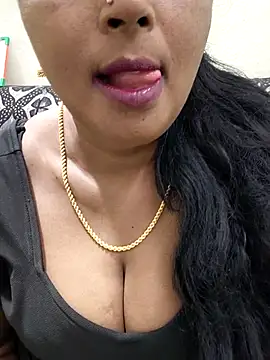 Sunitha-tamilponu online show from 07/20/26, 09:12