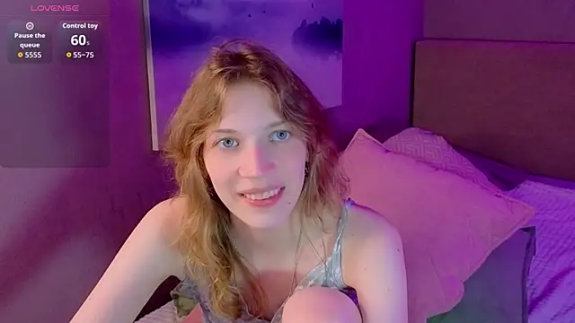 Snapshot of Emily_Cartex chatting on 06/13/26, 05:38 Emily Cartex online show from 06/13/26, 05:38