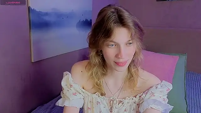 Snapshot of Emily_Cartex chatting on 06/24/26, 06:12 Emily Cartex online show from 06/24/26, 06:12