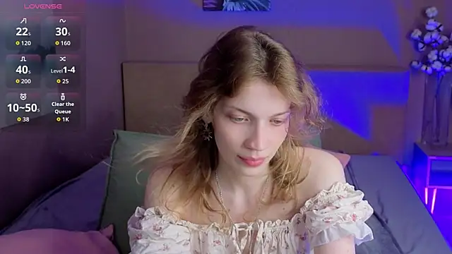 Snapshot of Emily_Cartex chatting on 07/11/26, 05:43 Emily Cartex online show from 07/11/26, 05:43