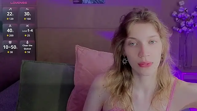 Snapshot of Emily_Cartex chatting on 07/19/26, 05:33 Emily Cartex online show from 07/19/26, 05:33
