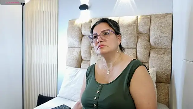 Carolina crus  online show from 06/13/26, 11:19