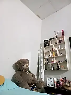 Luna Morch online show from 05/15/26, 06:31