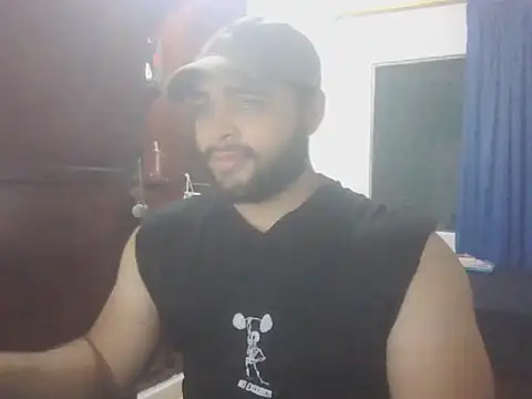 Snapshot of Bearmachin chatting on 04/29/26, 11:11 Bearmachin online show from 04/29/26, 11:11