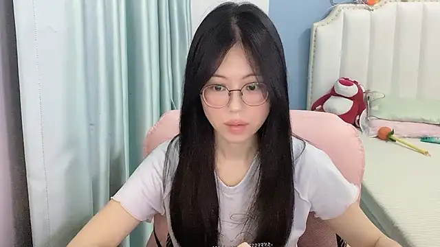 Snapshot of Luna-666 chatting on 07/11/26, 01:47 Luna-666 online show from 07/11/26, 01:47