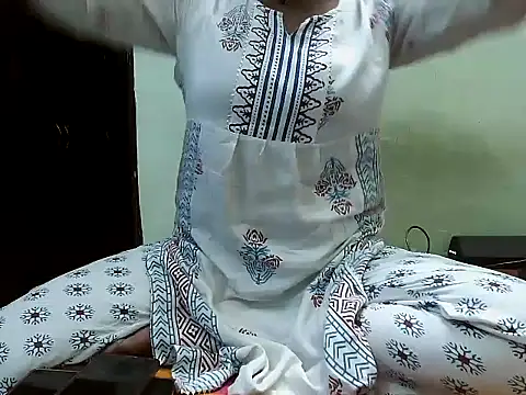 Snapshot of rehana_love chatting on 05/05/26, 06:32 rehana love online show from 05/05/26, 06:32