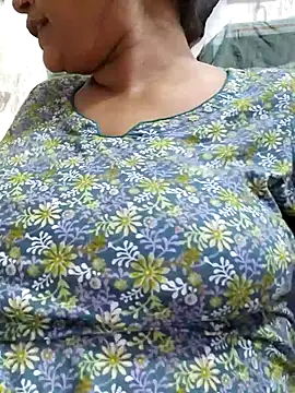 Snapshot of Gulapi_N chatting on 07/15/26, 09:25 Gulapi N online show from 07/15/26, 09:25