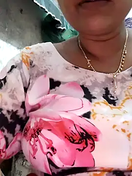 Snapshot of Gulapi_N chatting on 07/16/26, 09:26 Gulapi N online show from 07/16/26, 09:26