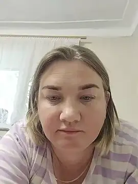 Snapshot of MiyaOlliver chatting on 07/10/26, 03:14 MiyaOlliver online show from 07/10/26, 03:14