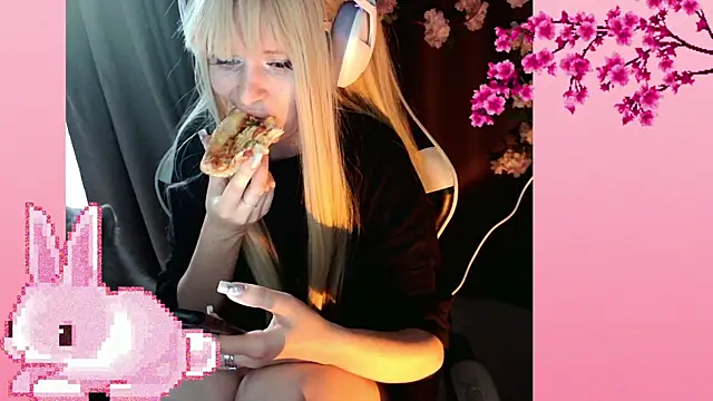 AmmiRinn online show from 06/13/26, 01:53