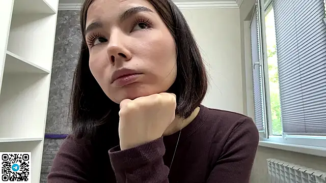 Snapshot of MarylnMonnier chatting on 05/05/26, 11:18 MarylnMonnier online show from 05/05/26, 11:18