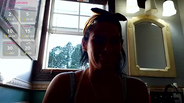 Snapshot of Vanessa_Valentine chatting on 05/16/26, 11:46 Vanessa Valentine online show from 05/16/26, 11:46