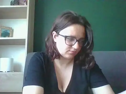 Snapshot of sensual_paris chatting on 05/28/26, 05:27 sensual paris online show from 05/28/26, 05:27