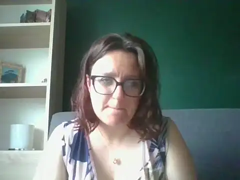 Snapshot of sensual_paris chatting on 06/01/26, 05:20 sensual paris online show from 06/01/26, 05:20