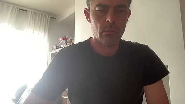 Snapshot of Riccardo86xx chatting on 05/03/26, 01:50 Riccardo86xx online show from 05/03/26, 01:50