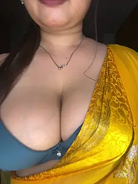 Naughty pooja44 online show from 05/17/26, 05:53