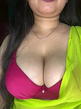 Naughty pooja44 online show from 05/26/26, 06:59