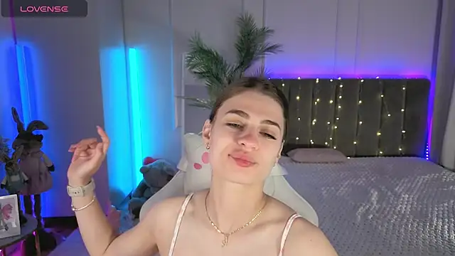 Snapshot of Dayana_Mood chatting on 05/26/26, 06:42 Dayana Mood online show from 05/26/26, 06:42