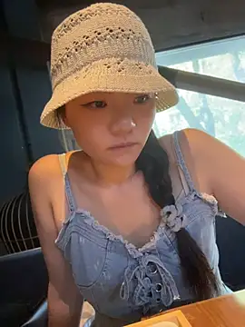 xiaochengzi505 online show from 08/03/26, 09:04
