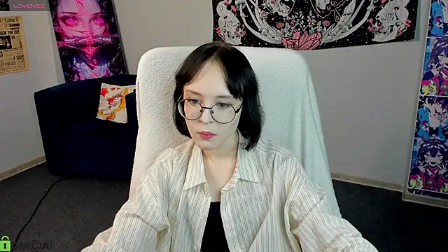 Lilac-Muse online show from 06/25/26, 11:37
