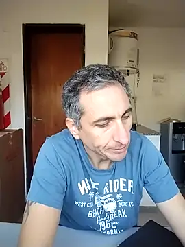 Snapshot of Alejandro83bsf chatting on 05/31/26, 06:20 Alejandro83bsf online show from 05/31/26, 06:20