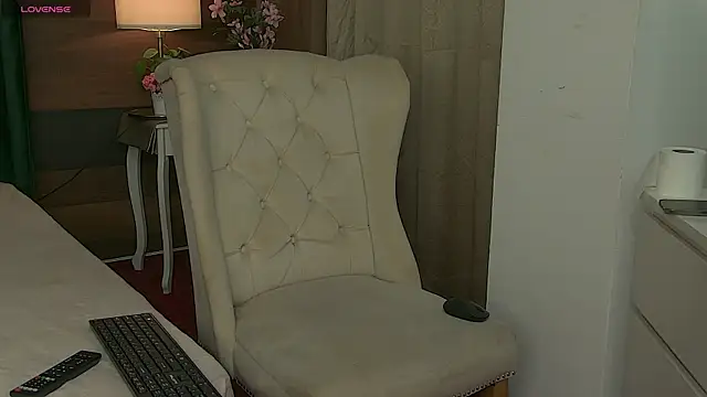 AlyceBeau online show from 06/05/26, 06:09
