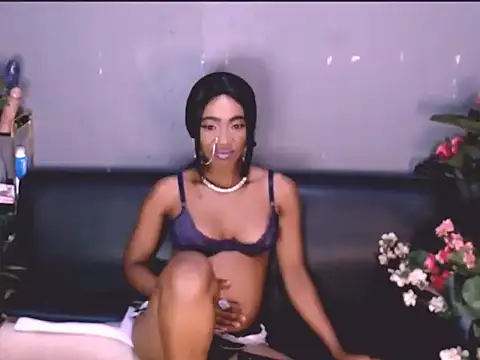 LolaSavageXO online show from 05/15/26, 09:22