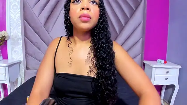 May Lovers online show from 08/04/26, 01:14