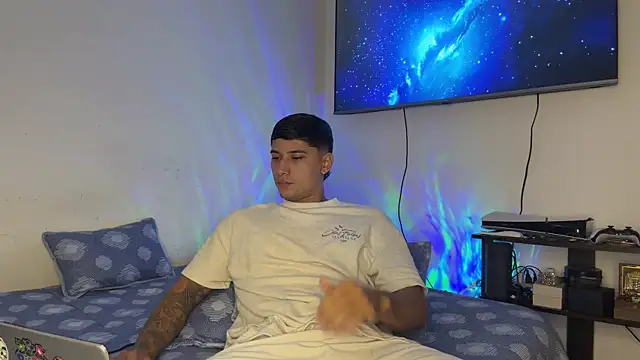 SexxxySquirterStev777 online show from 05/27/26, 01:19