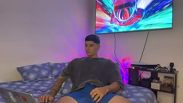 SexxxySquirterStev777 online show from 06/08/26, 12:38