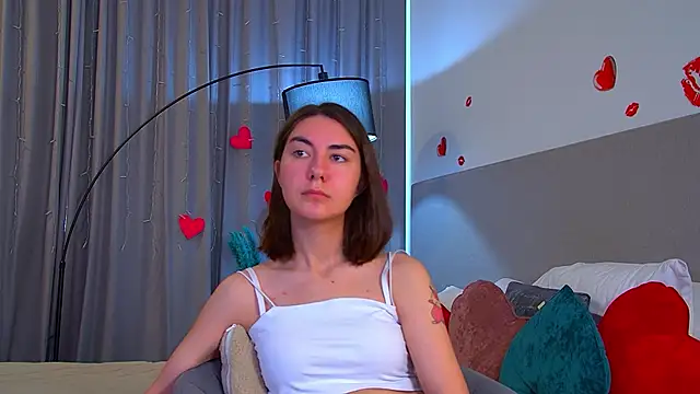 AlisaAlarie online show from 06/05/26, 06:31