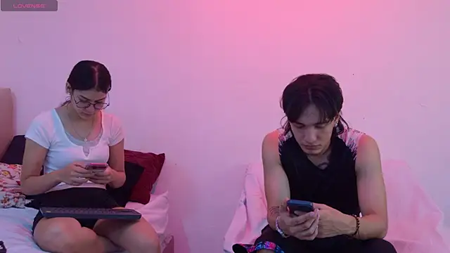 Snapshot of sweetauracouple chatting on 05/18/26, 11:49 sweetauracouple online show from 05/18/26, 11:49