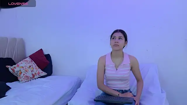 Snapshot of sweetauracouple chatting on 06/29/26, 12:16 sweetauracouple online show from 06/29/26, 12:16