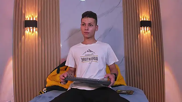 IM ANGELPRESTON online show from 05/02/26, 11:26