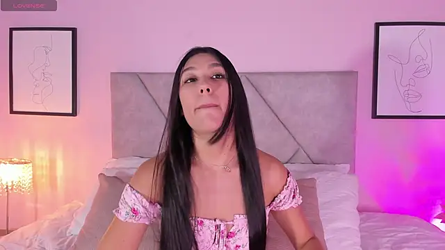 Emiilyh  online show from 06/15/26, 10:12
