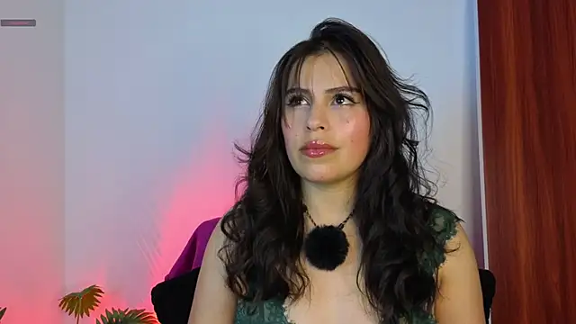Yenifer 27 online show from 05/06/26, 03:02
