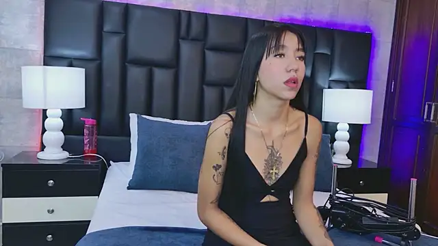 VioletSweetts online show from 05/09/26, 07:52