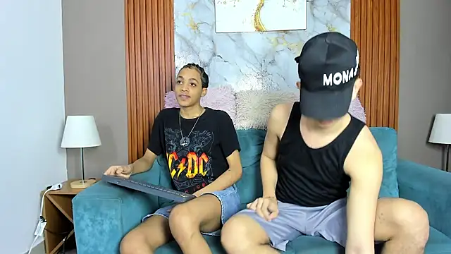 LOVE GUYS1 online show from 04/28/26, 07:19