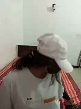 HotQueenSri online show from 05/05/26, 07:11