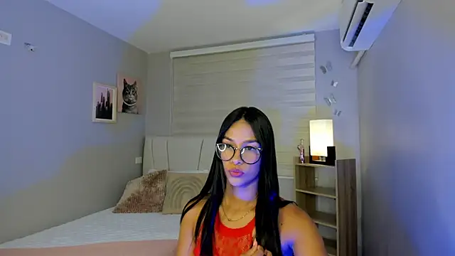 lina phoxy online show from 05/11/26, 08:39